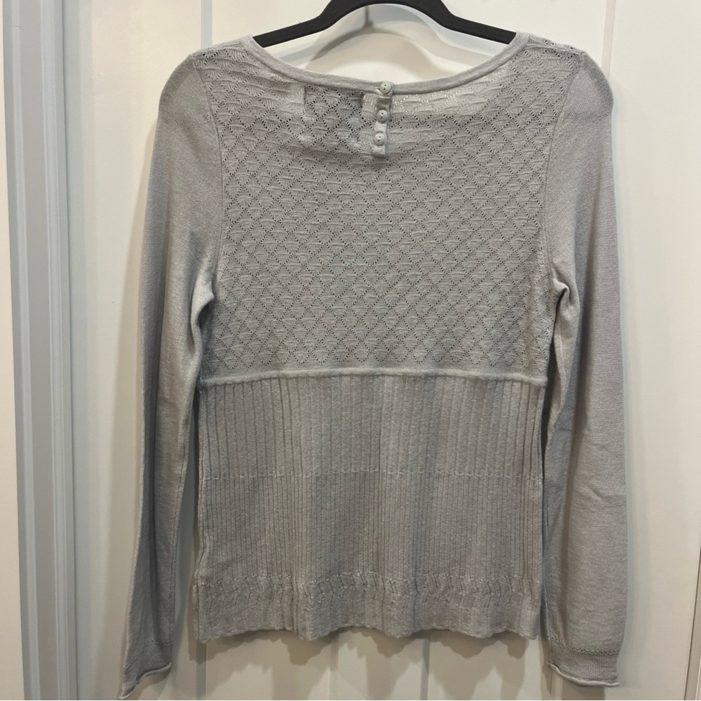 Guinevere Anthropologie Gray Silver Ribbed Lightweight Wool Sweater Size Medium - Picture 5 of 9